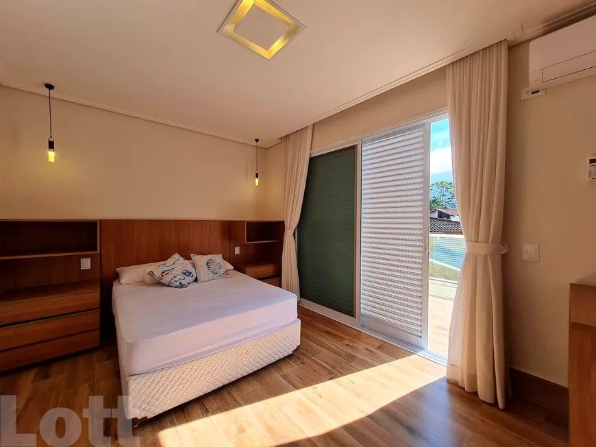 ¡Suite con aire acondicionado , TV , baño grande, balcón y vistas espectaculares!