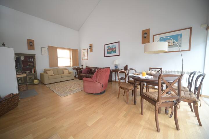 Lisbon Charming Villa gallery image 3