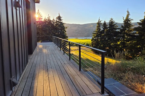 Gorge & Vineyard View Modern Country Home