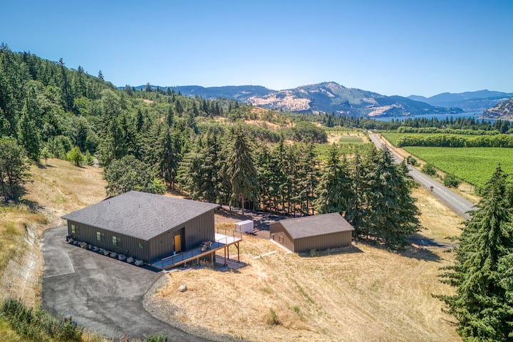 Gorge & Vineyard View Modern Country Home