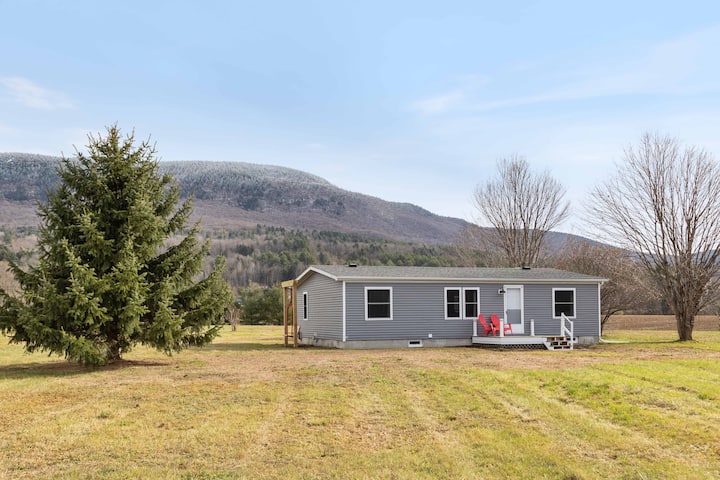 Renovated Family Home Near Stowe - Morristown, VT