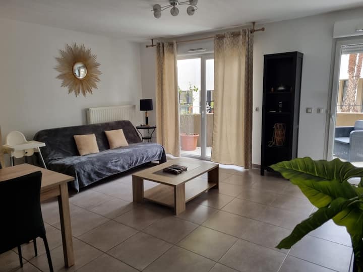 Grand Appartement Avec Terrasse Et Garage - Saint-Aunès