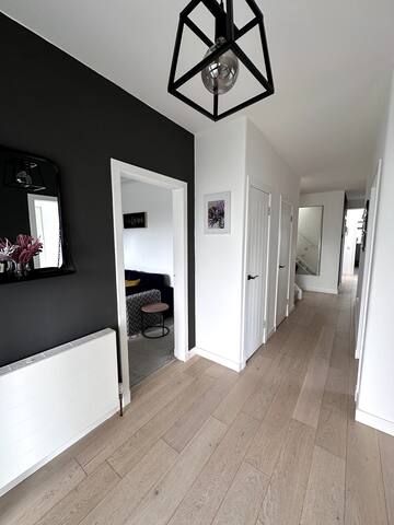 Stylish 5 bed home close to Murrayfield. gallery image 5