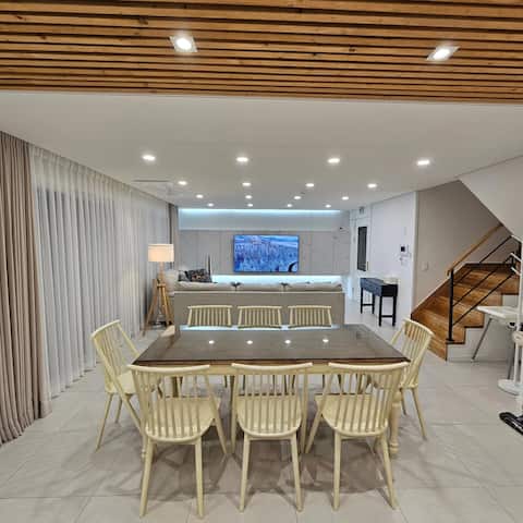 [Joy Yules Stay] Newly built • Clean house • Convenient barbecue • Managed by SESCO