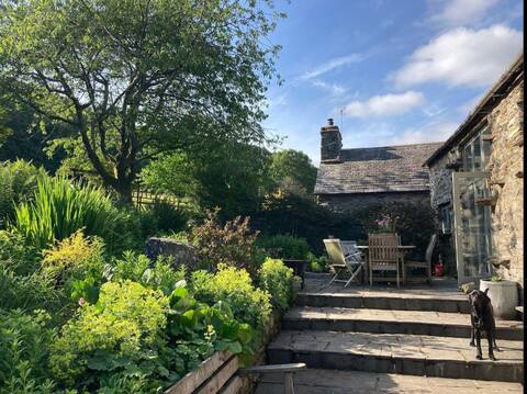 July Flowertree Barn - Near Lakeside Windermere