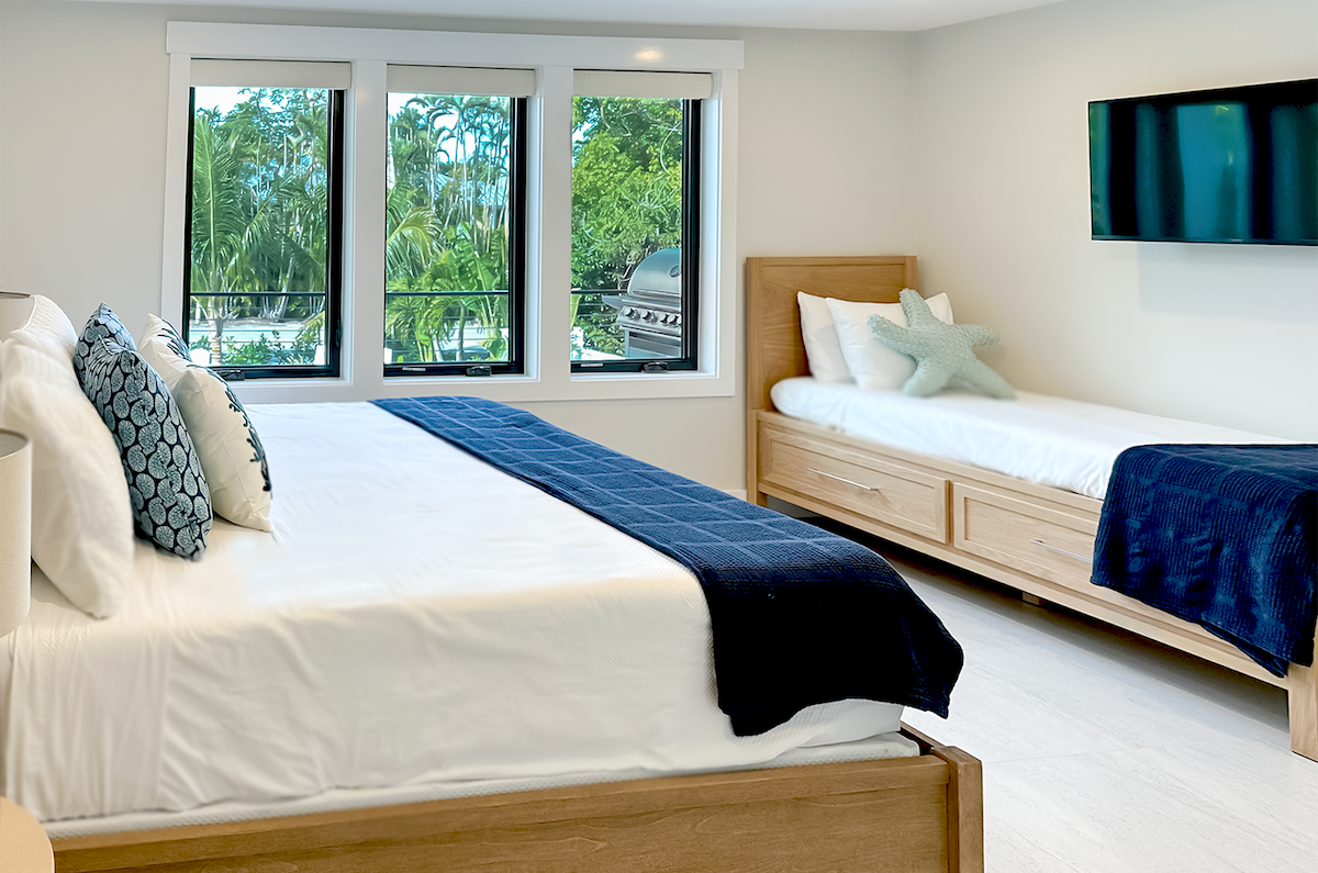 Iguana Room - 2nd Floor Poolside 