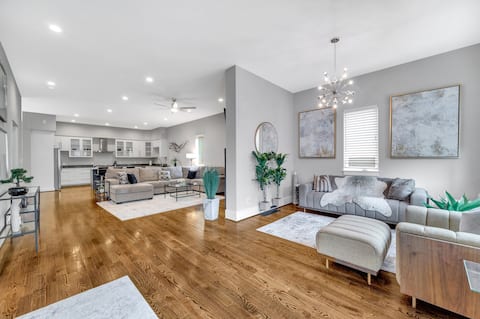 Successful Airbnb property: LUX Home | Stunning Outdoor Space + Pool Table! in Belmont