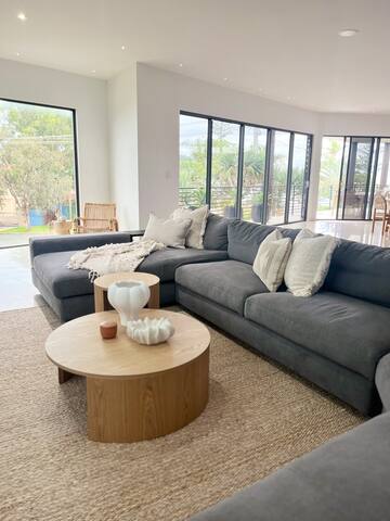 Moffat Beach Retreat gallery image 2