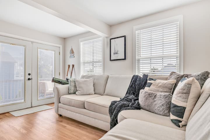 Tranquil Beach House Unit 2 - Connecticut