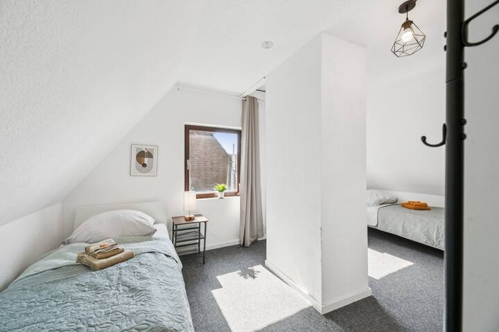 2 jednolôžka s rozmermi 90 x 200 cm