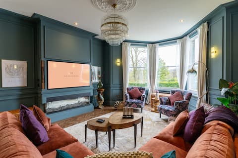 Hob Hurst - Spacious 4 Bed Apt Hot Tub/Firepit/BBQ