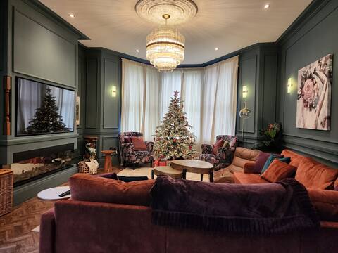 Hob Hurst - Spacious 4 Bed Apt Hot Tub/Firepit/BBQ