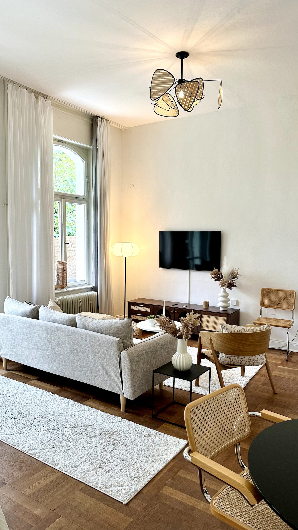 Popular Airbnb listing: Frauenapartment in Kassel
