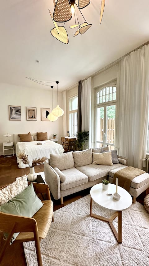 Popular Airbnb listing: Frauenapartment in Kassel