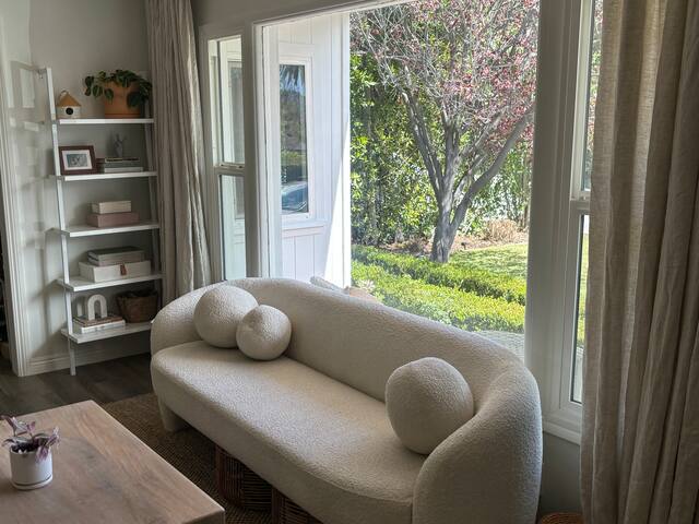 Peaceful home near Rose Bowl gallery image 3