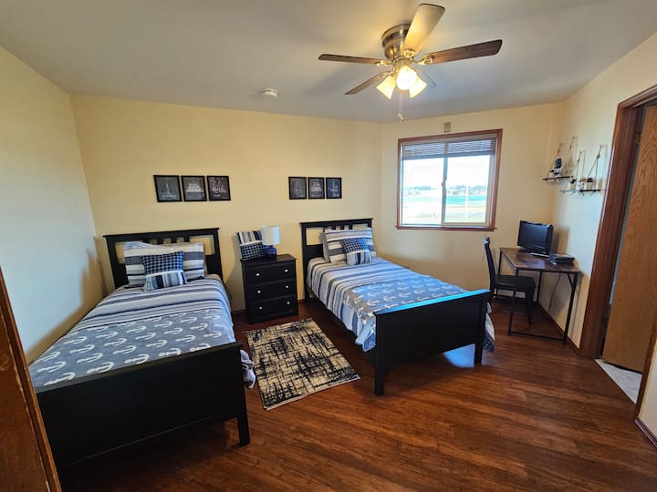 Იდეალური საცხოვრებელი ბავშვებისთვის ან ნათესავებისთვის! Მიმაგრებული სრული სააბაზანოც ბონუსია.