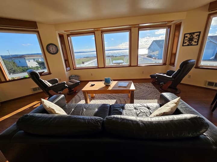 Spacious Beach House With A View - Coupeville, WA