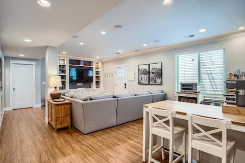 Successful Airbnb property: 2Bd BSMT Apt/Central Park/5 min to Anschutz in Colorado