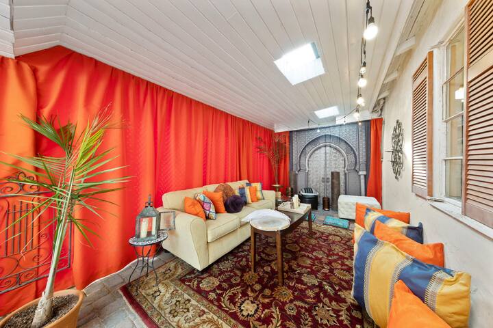 7 bdrm, sleeps 16, Sauna, Koi Pond, Games, Dogs OK gallery image 4