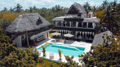 Tradewinds Luxury Coastal Villa with Pool & Chef