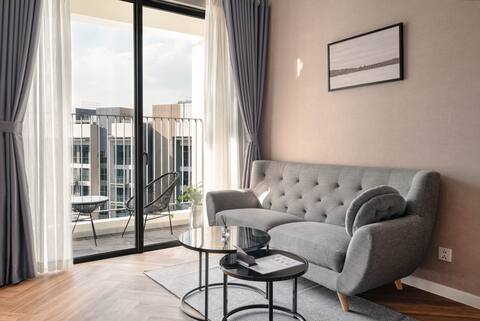 SHOCK PRICE! Whole 2br APT HCMC D2 Free Pool, Gym