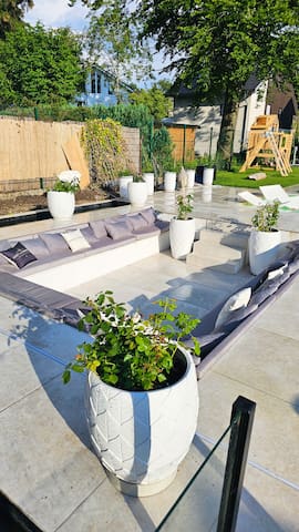 Luxurious large Home + Pool + Garden + Koi Pond gallery image 3