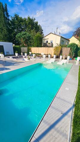 Luxurious large Home + Pool + Garden + Koi Pond gallery image 4