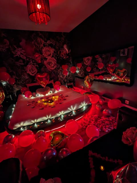 Unusual House with Spa and Private Sauna with +1