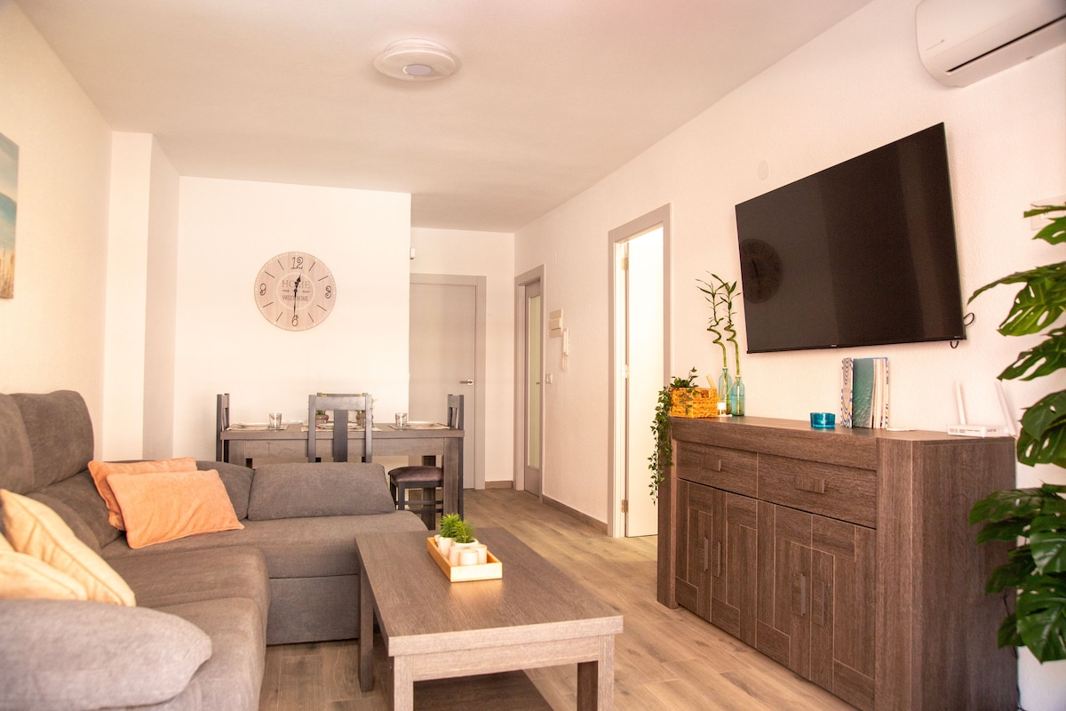 Top performing Airbnb: Norah Beach Del Cura Sea Views Apartment in Torrevieja