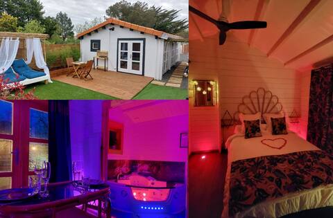 Love Cottage with hot tub and garden