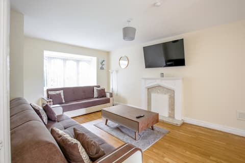 Big new house! 5BDR, sleeps 13, with parking