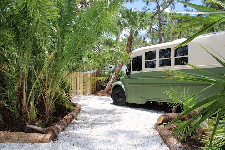 The Beach Bus - Skoolie Camping! - Englewood, FL