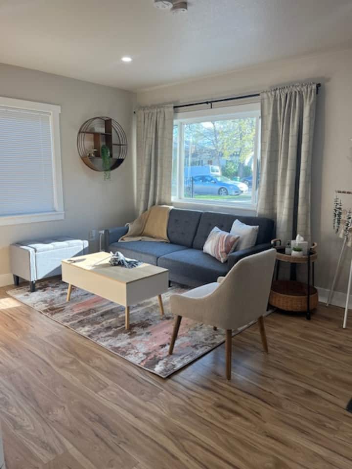 *Central Heat*cozy Retreat Unr Adjacent, Ski Ready - Reno