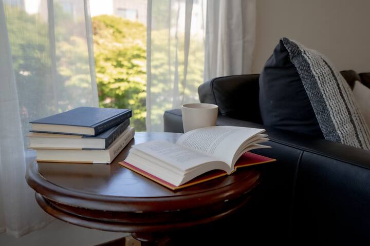 Stylish 3B2B home w/AC in Central Ballard gallery image 4