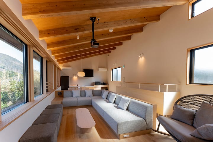 [独立]您可以看到Yakumo从阳光明媚的深客厅。