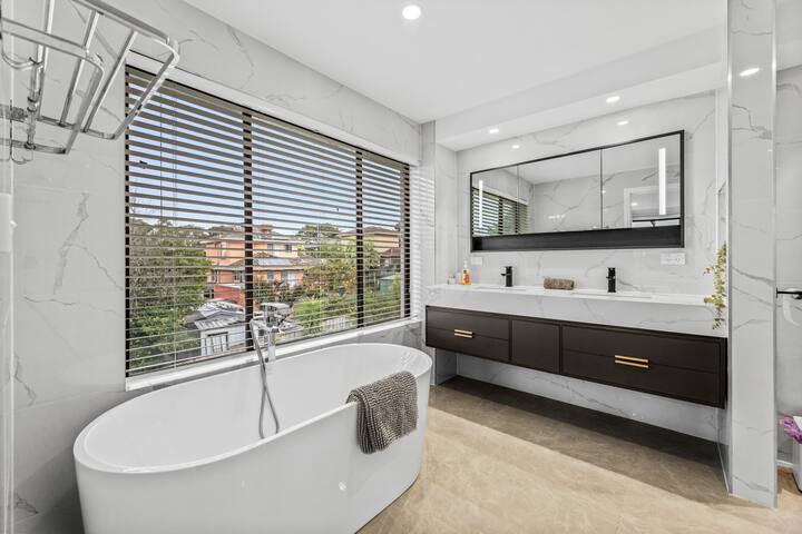 Glen Waverley 近商场｜超大｜全新｜高端别墅度假房 gallery image 5