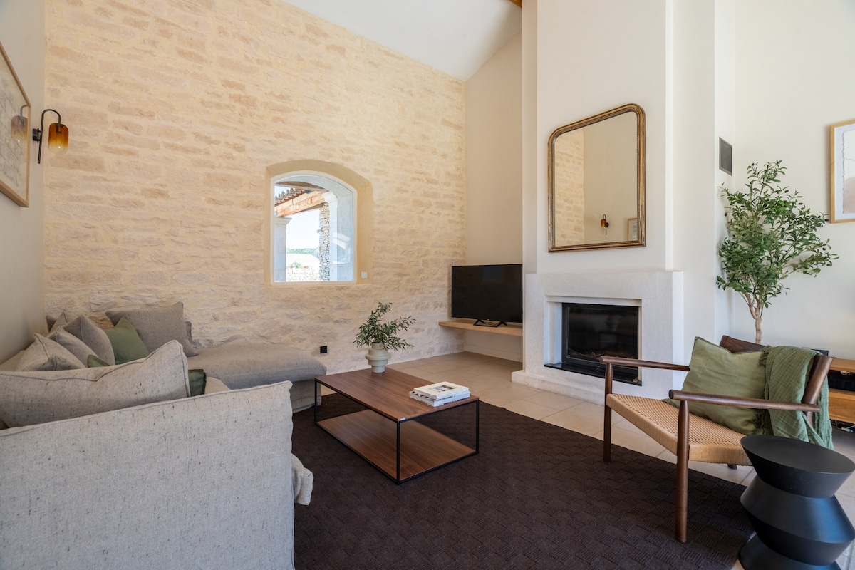 Top Airbnb: La Bastide Des As in Gordes