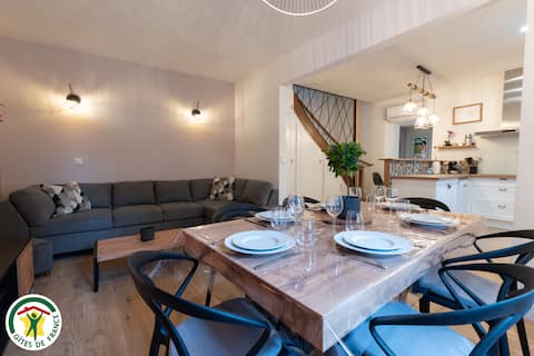 Charming downtown house with terrace!