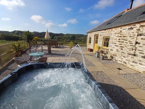 Luxury countryside retreat with hot tub