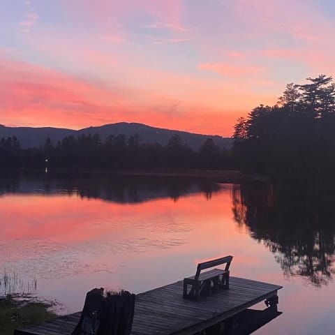 Sunset Cottage on Mirror Lake