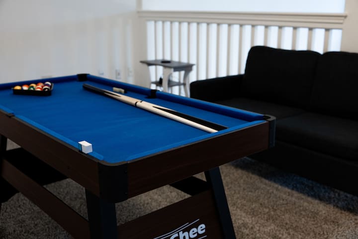 5BR Spacious Modern Luxury Home + Garage