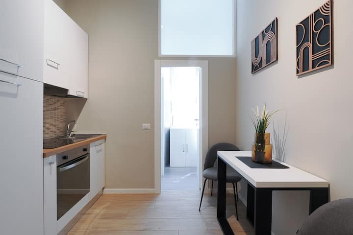 Bright And Comfort Apartment, Few Steps From Metro - Aéroport de Milan Linate (LIN)
