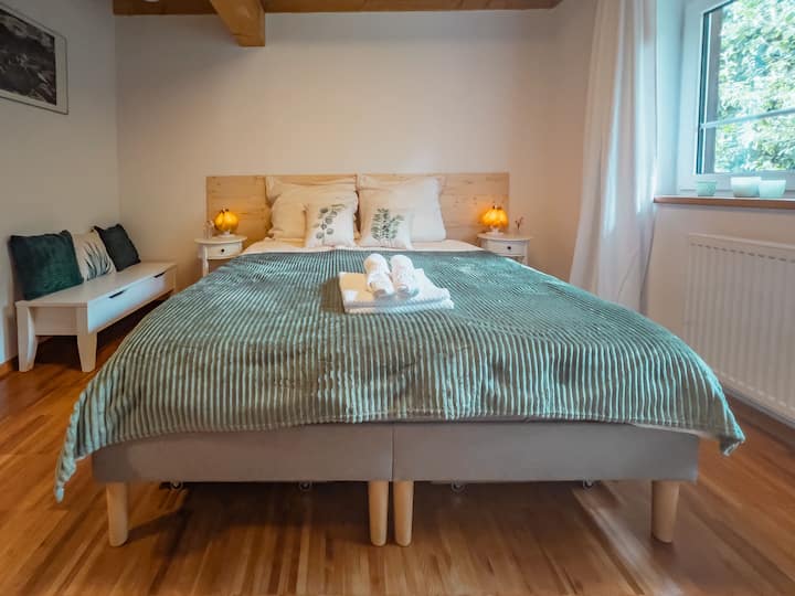 קומת קרקע בחדר השינה