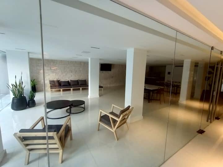 Brand-new studio apartment in Monserrat