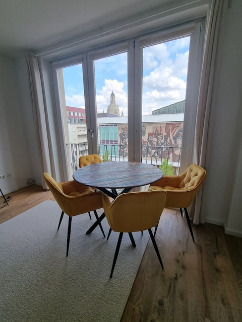 Top performing Airbnb: Be in the thick of things in Dresden