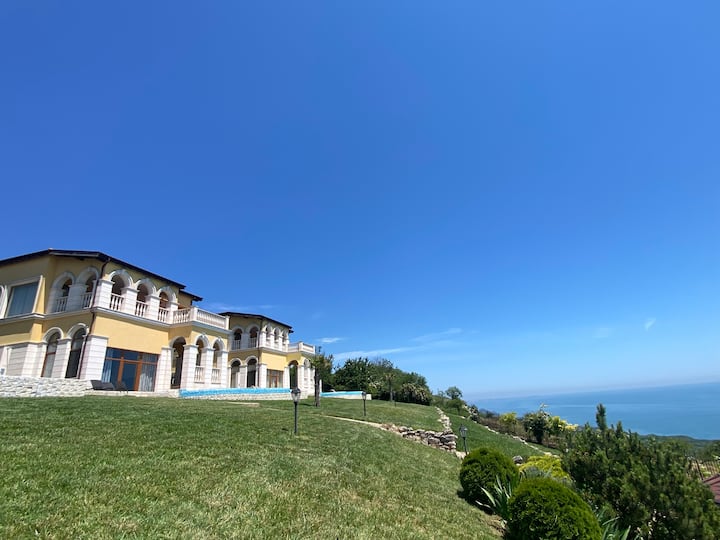 Villas Golf 
Lh 2 - Kavarna