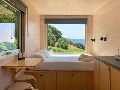 Among vineyards in the green heart of Valpolicella