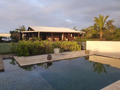 Paradise villa with sea view, pool and large garden