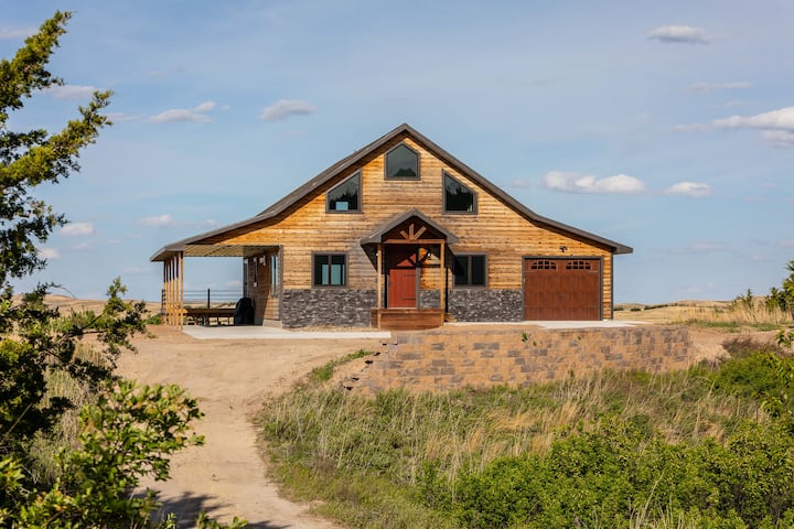 Cabin in Valentine · ★4.99 · 3 bedrooms · 5 beds · 1 bath