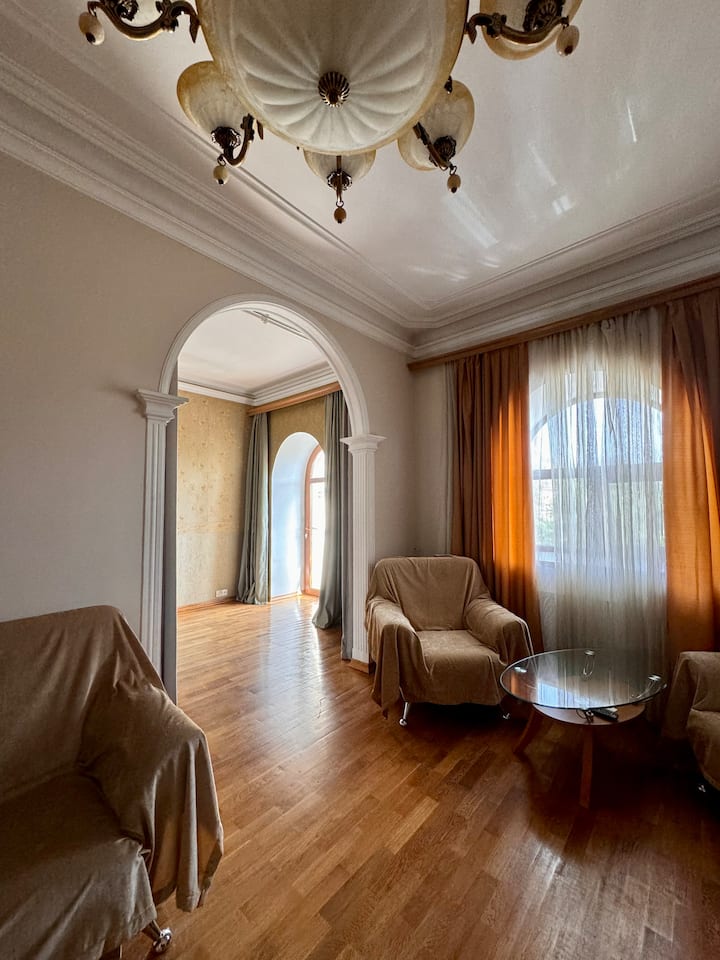 F1 Trackside Balcony View Apartment - Azerbaijan